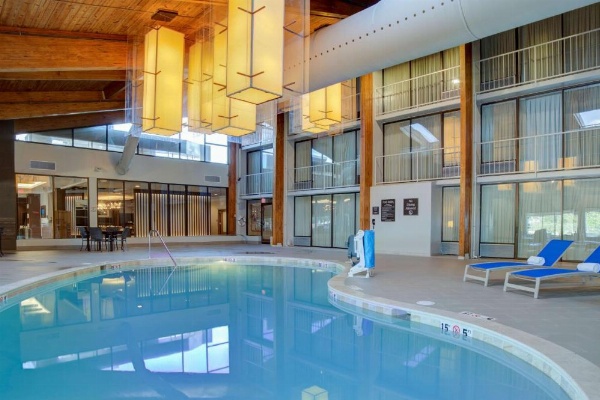 DoubleTree by Hilton Harrisonburg image 19