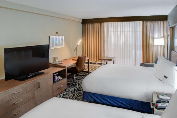 DoubleTree by Hilton Harrisonburg image 22
