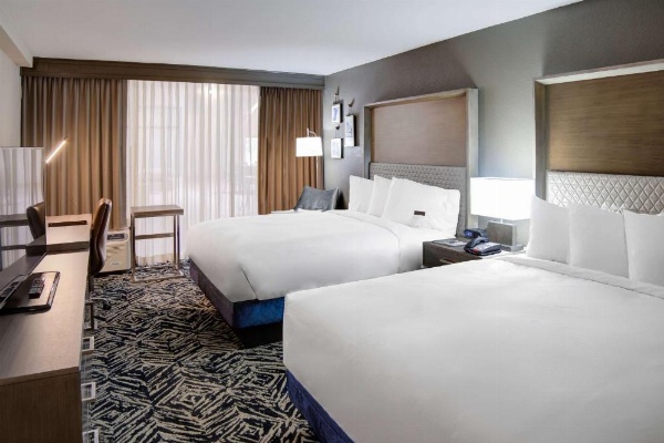 DoubleTree by Hilton Harrisonburg image 23