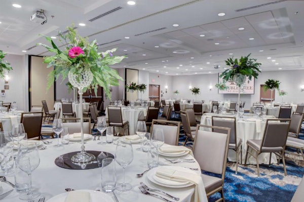 DoubleTree by Hilton Harrisonburg image 30