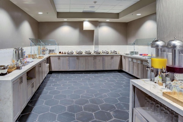 DoubleTree by Hilton Harrisonburg image 6