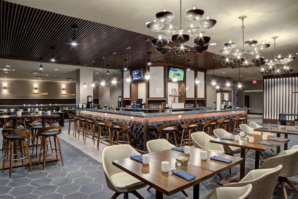DoubleTree by Hilton Harrisonburg image 7